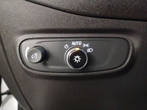 Used 2024 Chevrolet Equinox RS w/ LPO, Floor Liner Package FWD image 19