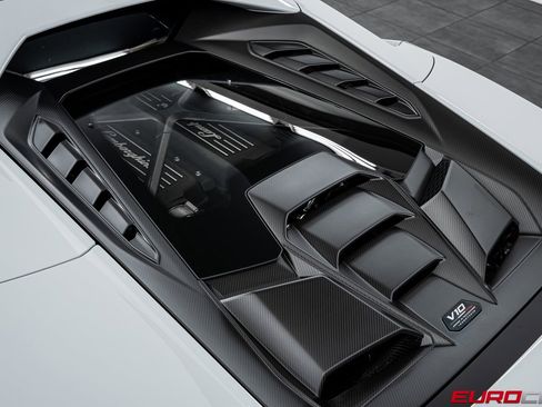 Used 2023 Lamborghini Huracan Tecnica image 17