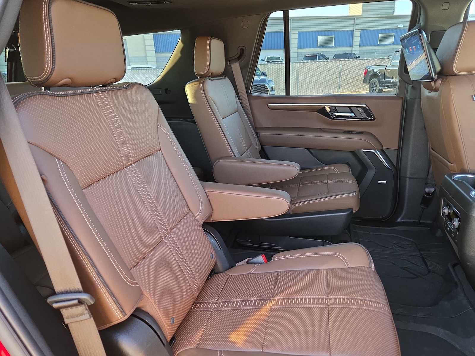 Used 2026 Chevrolet Tahoe High Country AWD/4WD image 17