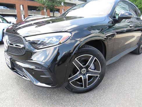 Used 2024 Mercedes-Benz GLC 300 4MATIC image 24