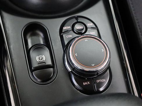 Used 2019 MINI Cooper Clubman S image 10