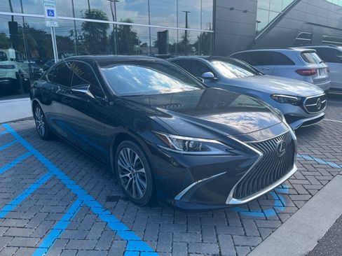 Used 2020 Lexus ES 350 w/ Premium Package FWD image 4
