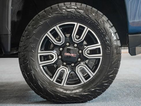 Used 2022 GMC Sierra 3500 AT4 w/ AT4 Preferred Package image 26