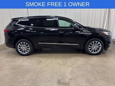 Used 2020 Buick Enclave Premium w/ Sun and Sites Package AWD/4WD image 2
