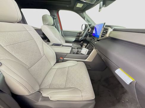 Certified 2025 Toyota Tundra Limited AWD/4WD image 29