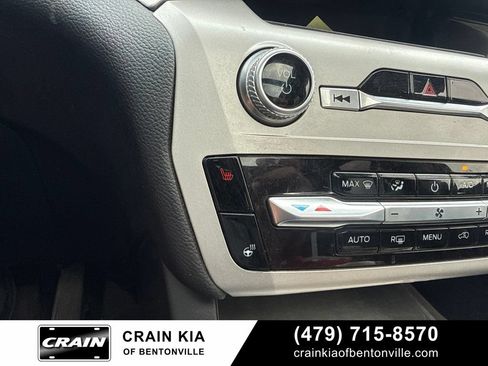 Used 2022 Ford Explorer XLT w/ Equipment Group 202A AWD/4WD image 25