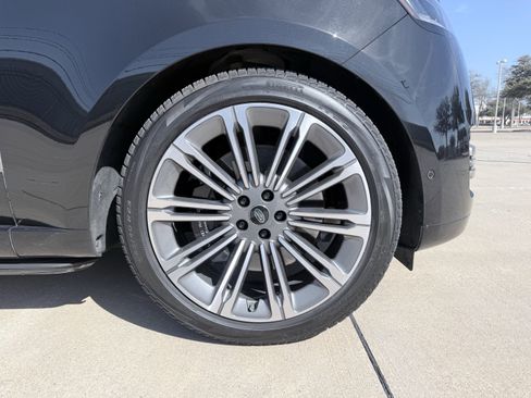 Used 2023 Land Rover Range Rover Long Wheelbase Autobiography image 12