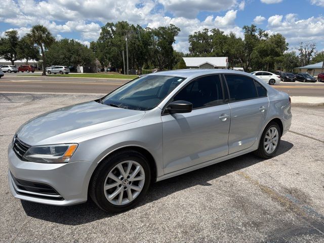 Used 2015 Volkswagen Jetta SE FWD image 1