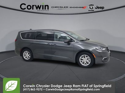 Certified 2023 Chrysler Pacifica Touring-L