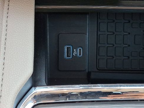 Used 2024 Ford Expedition Max Limited AWD/4WD image 28