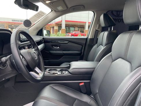Used 2025 Honda Pilot EX-L image 9