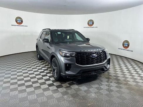 Certified 2025 Ford Explorer ST-Line w/ ST-Line Street Pack AWD/4WD image 18
