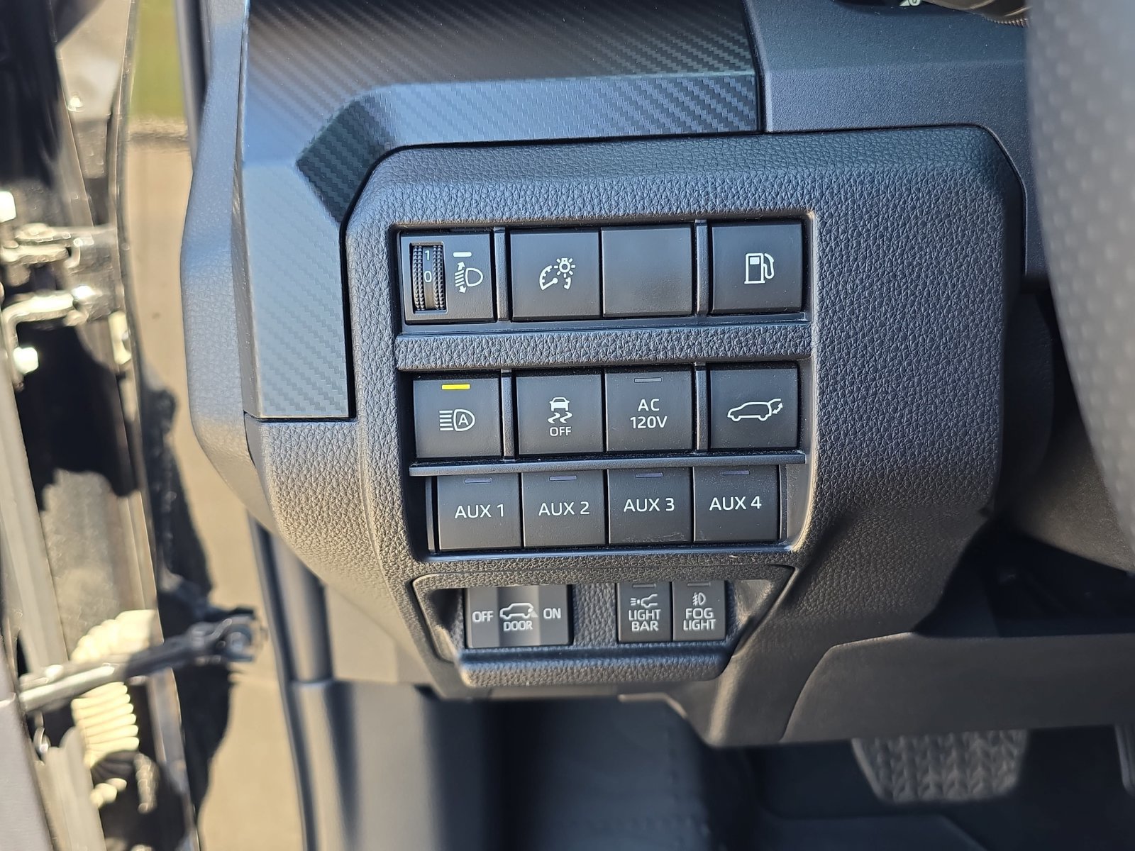 Used 2025 Toyota 4Runner Trailhunter AWD/4WD image 23