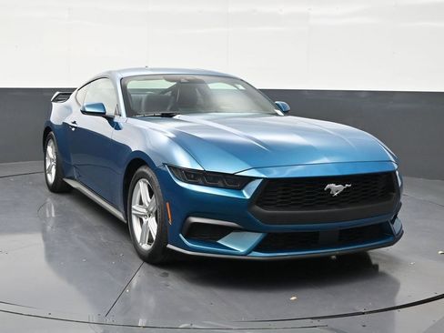 Used 2026 Ford Mustang Coupe RWD image 7