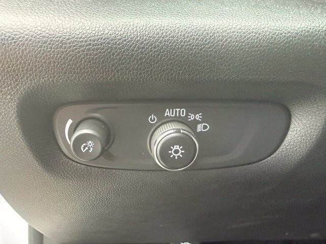 Used 2023 Chevrolet Traverse High Country FWD image 32