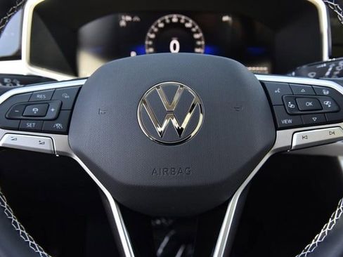 New 2026 Volkswagen Taos SE AWD/4WD image 19