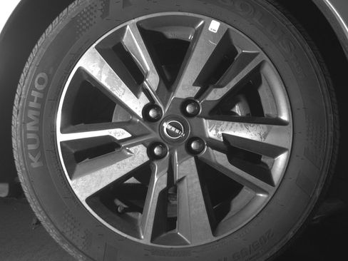 Used 2025 Nissan Versa SV FWD image 13