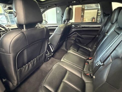 Used 2016 Porsche Cayenne AWD/4WD image 11