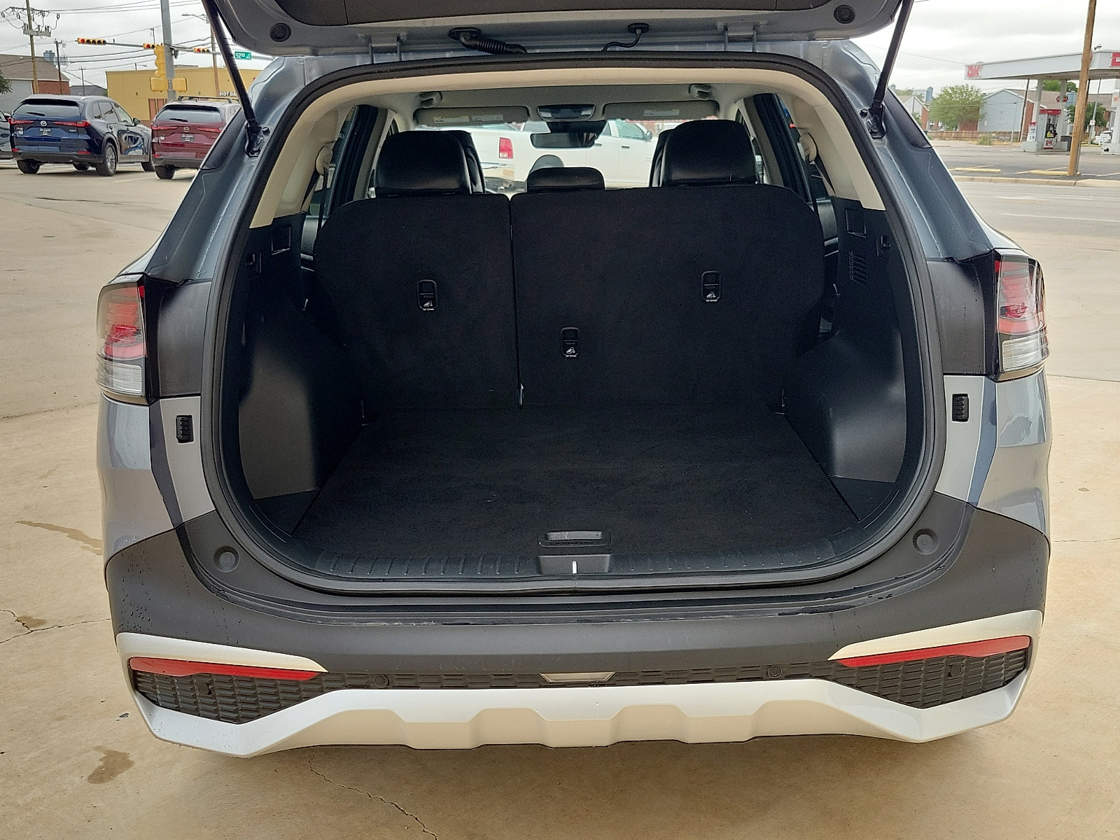 Used 2025 Kia Sportage EX FWD image 10