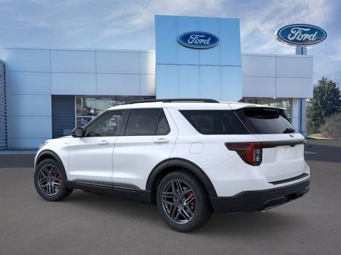 New 2026 Ford Explorer ST-Line w/ ST-Line Street Pack image 4