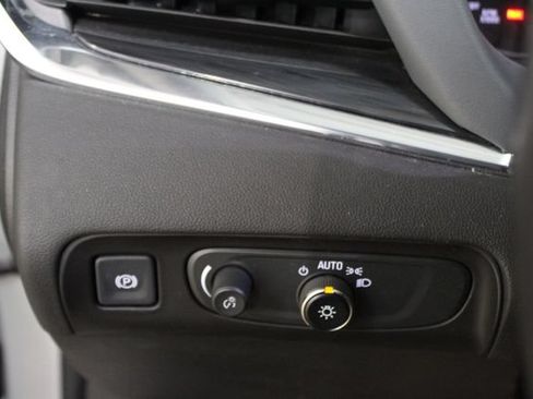 Used 2021 Buick Enclave Essence w/ Sound and Sites Package FWD image 16
