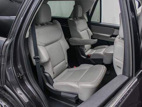 Certified 2025 Ford Expedition Active AWD/4WD image 22
