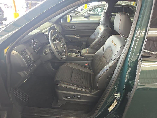 Used 2024 Nissan Pathfinder Rock Creek AWD/4WD image 9