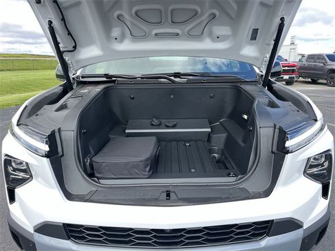 New 2025 Chevrolet Silverado EV LT image 30