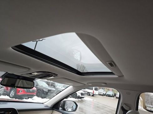 Used 2022 Hyundai Palisade SEL w/ Premium Package image 13