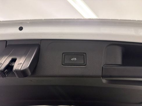 Used 2021 Volkswagen Atlas SE FWD image 20