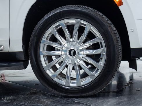 Used 2022 Cadillac Escalade Premium Luxury image 27