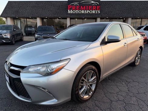 Used 2017 Toyota Camry SE FWD image 1