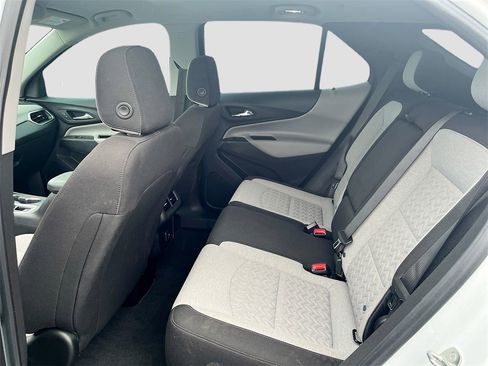 Used 2022 Chevrolet Equinox LS w/ LS Convenience Package image 24