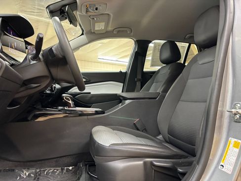 Used 2025 Chevrolet Trax LT FWD image 25