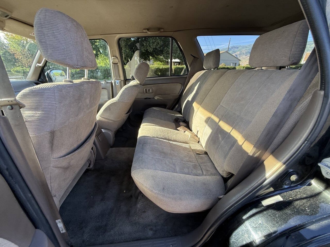 Used 2000 Toyota 4Runner SR5 w/ Upgrade Value Pkg 3 RWD image 10