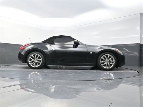 Used 2010 Nissan 370Z Touring image 30