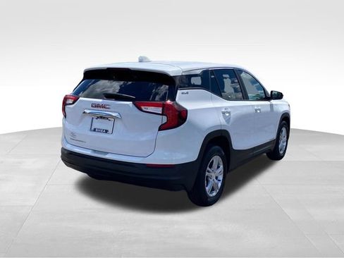 Certified 2024 GMC Terrain SLE FWD image 3