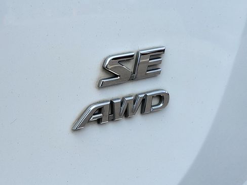 Used 2016 Toyota RAV4 SE AWD/4WD image 9