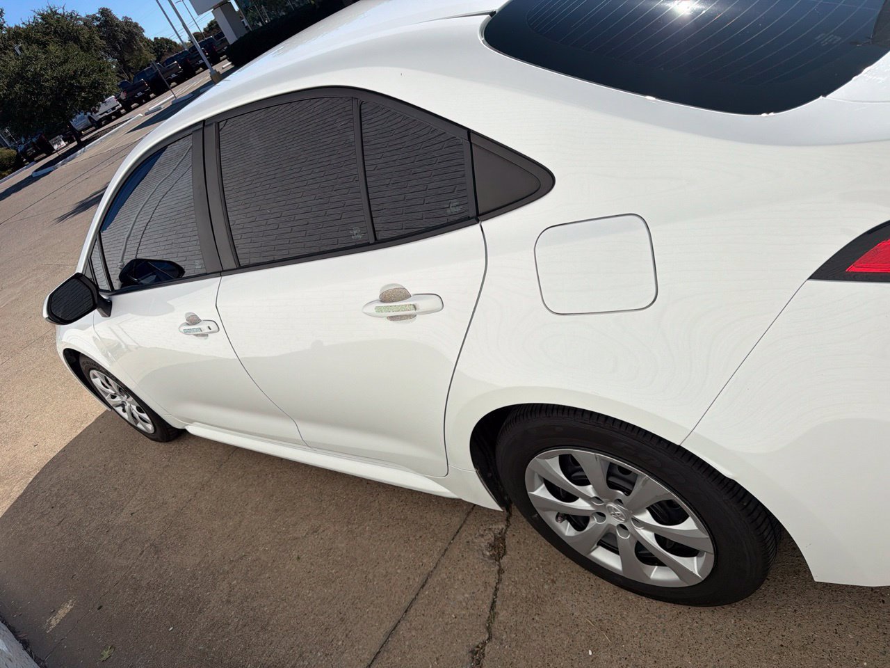 Used 2022 Toyota Corolla LE FWD image 5