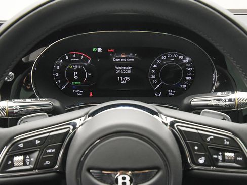Used 2025 Bentley Flying Spur Plug-In Hybrid image 16