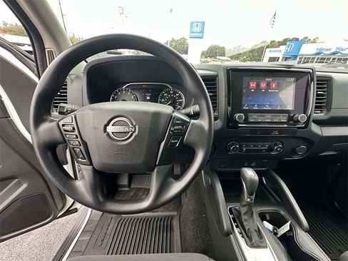 Used 2022 Nissan Frontier S image 10