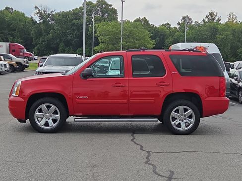 Certified 2014 GMC Yukon SLT AWD/4WD image 2