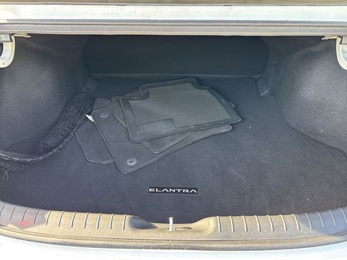 Used 2023 Hyundai Elantra SE FWD image 29