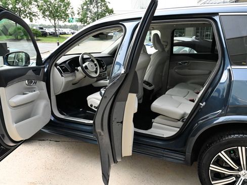 Used 2023 Volvo XC90 B6 Plus AWD/4WD image 35