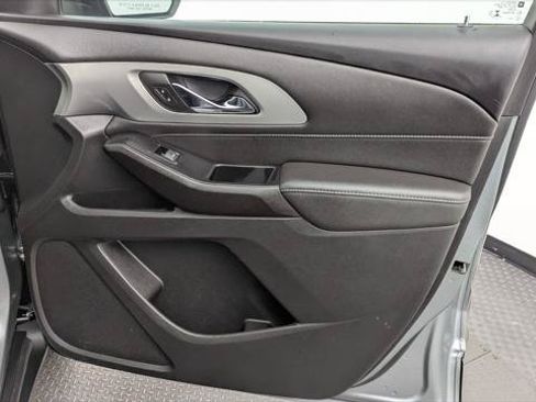 Used 2023 Chevrolet Traverse LT FWD image 22