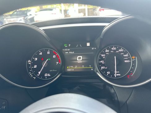 Used 2022 Alfa Romeo Giulia Veloce RWD image 16