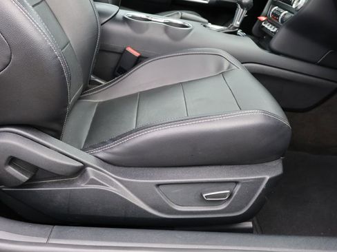Used 2019 Ford Mustang GT Premium RWD image 12