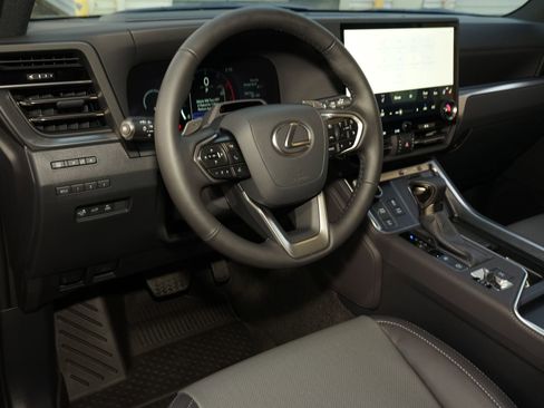 Used 2026 Lexus GX 550 AWD/4WD image 2