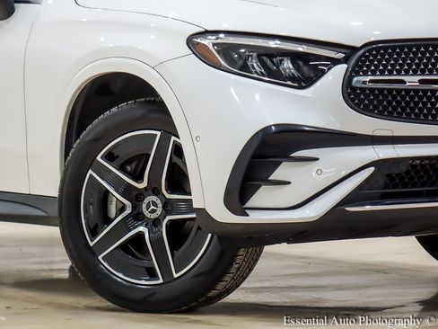 Used 2023 Mercedes-Benz GLC 300 4MATIC w/ AMG Line image 3