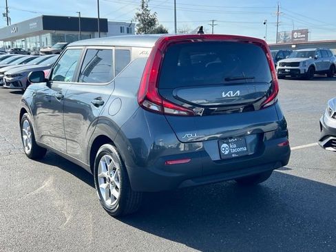 Certified 2022 Kia Soul LX w/ Technology Package image 11